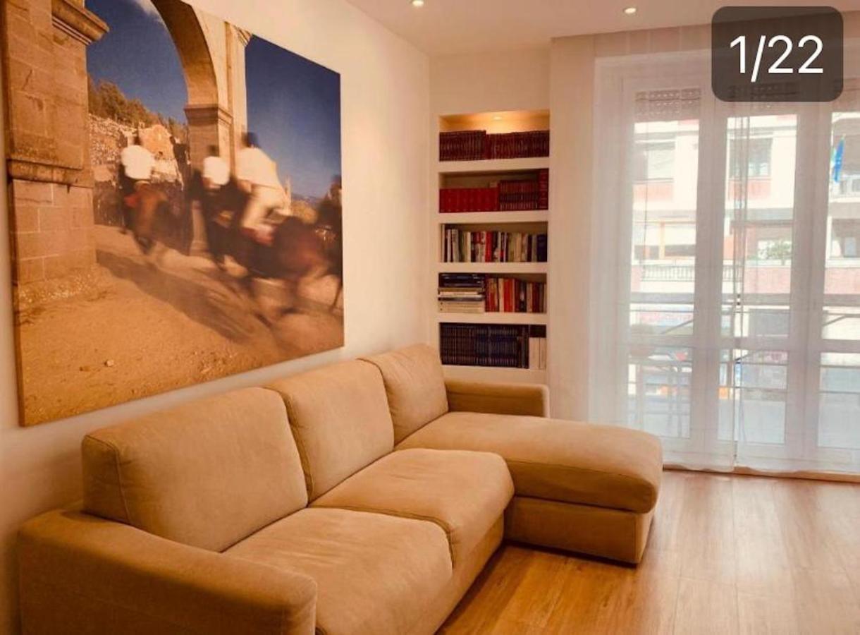 Spacious House In The Heart Of Cagliari With Terraceヴィラ エクステリア 写真